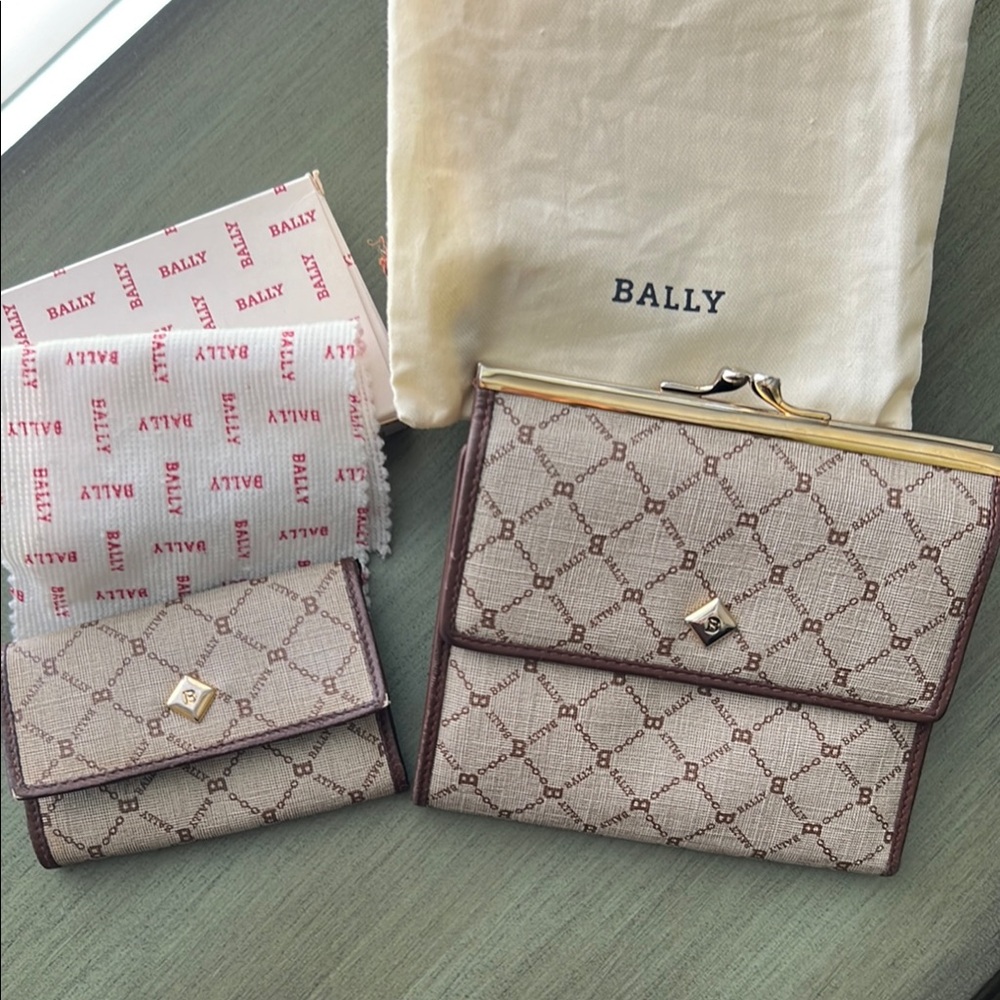 Vintage Bally Beige and Brown Trifold wallet and Key Organizer Set